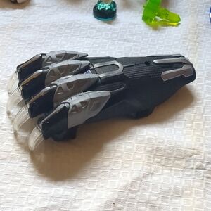 Black Panther Claw.